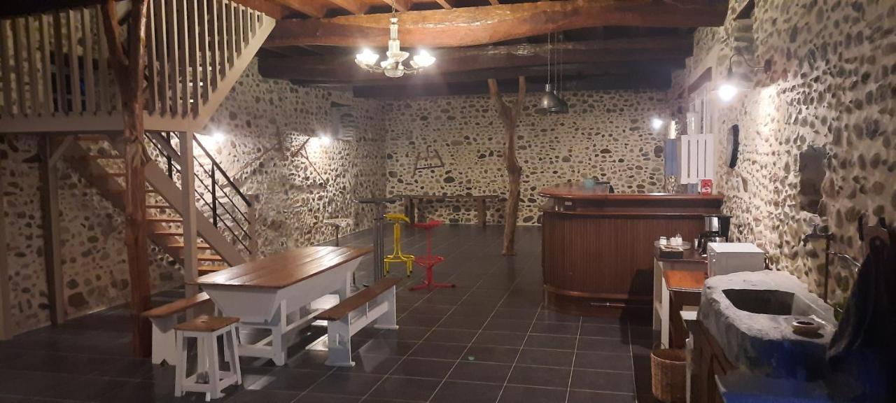 Bed and Breakfast La Ferme Aux Fleurs Ossun Экстерьер фото
